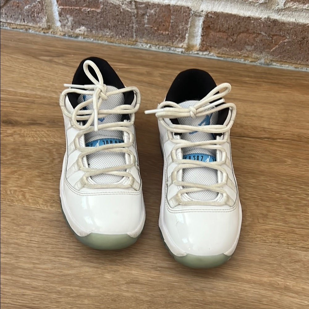 Jordan 11 retro low White and Black Sneakers